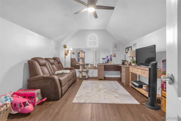 9612 Chobham Court