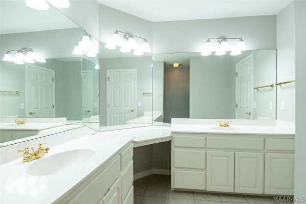 8243 Wexford Trace