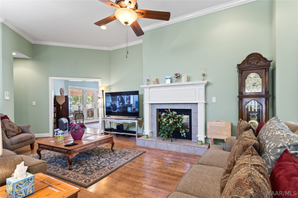 732 TOWNE LAKE Drive