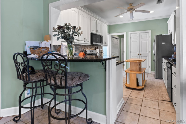 732 TOWNE LAKE Drive