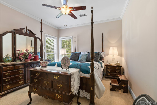 732 TOWNE LAKE Drive