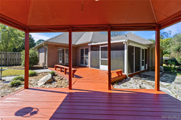 732 TOWNE LAKE Drive