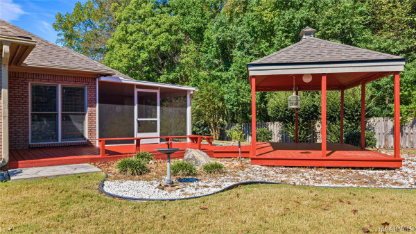 732 TOWNE LAKE Drive
