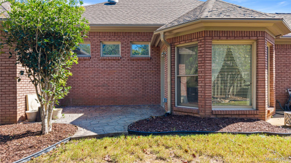 732 TOWNE LAKE Drive