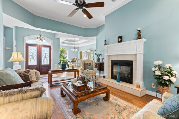 732 TOWNE LAKE Drive