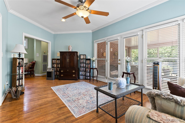 732 TOWNE LAKE Drive
