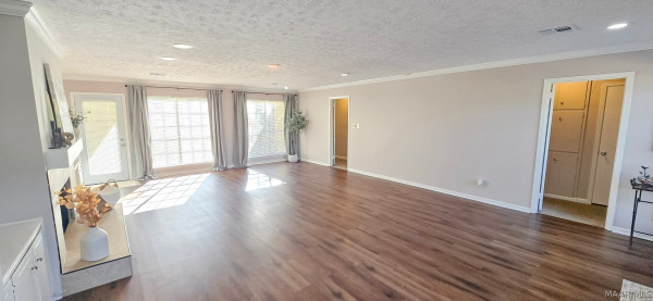 2009 Bowen Drive