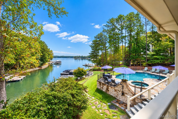 24 Pine Point