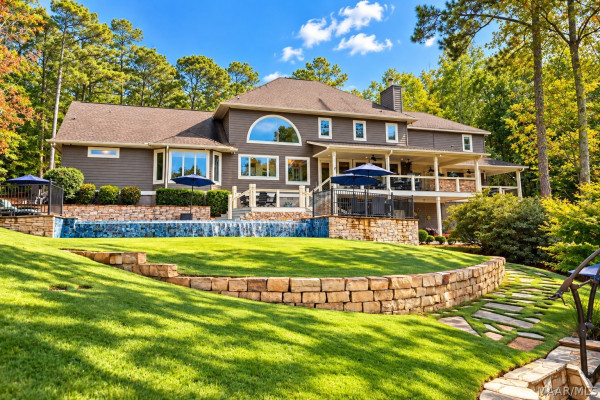 24 Pine Point