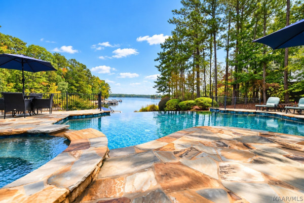 24 Pine Point
