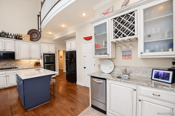 24 Pine Point