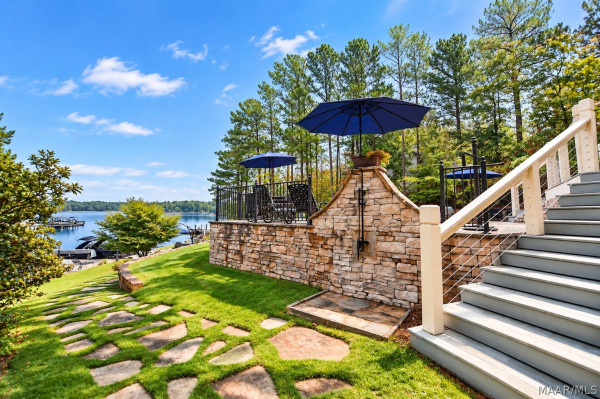 24 Pine Point