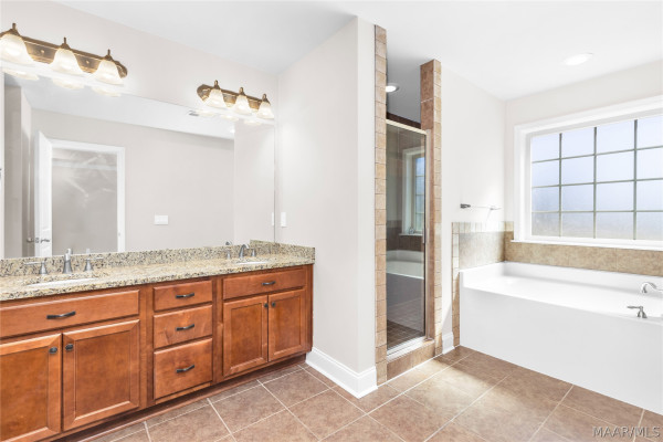 1500 BON TERRE Boulevard
