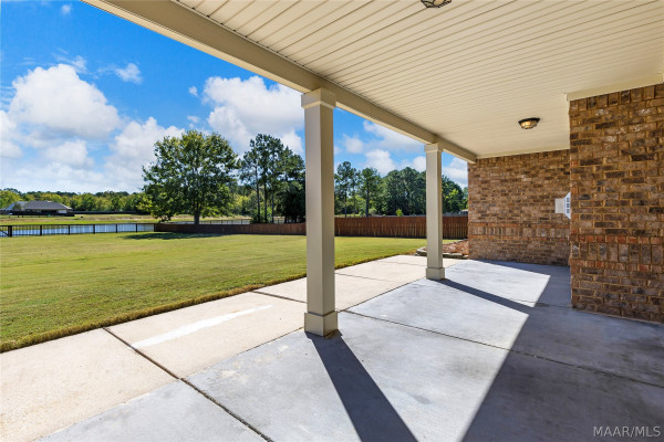 1500 BON TERRE Boulevard