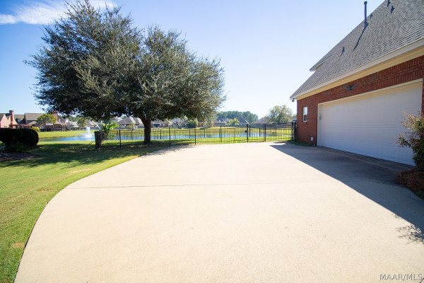 1107 LAUREL BROOK Lane