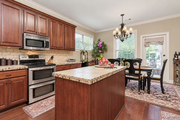 8937 Crescent Lodge Drive