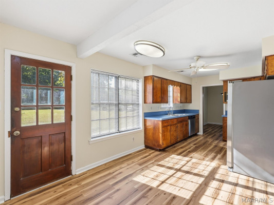 512 Lynnhurst Court