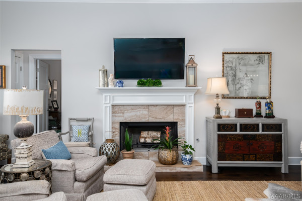 7943 Oak Crest Place