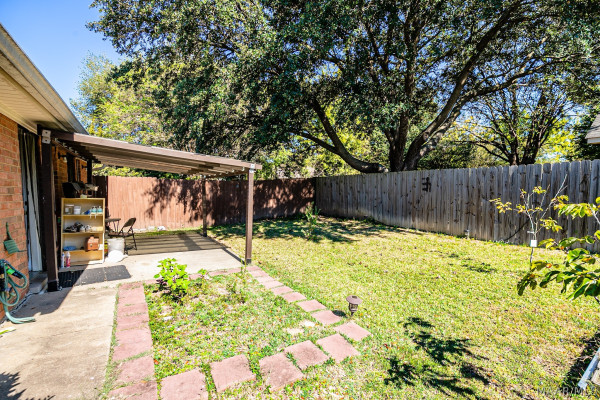 8209 ROYAL OAK Drive