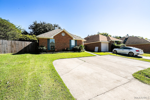 8209 ROYAL OAK Drive