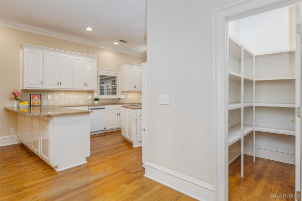 7512 WYNFORD Circle