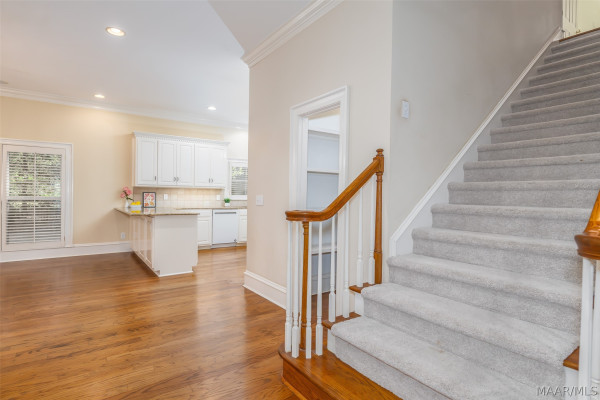 7512 WYNFORD Circle