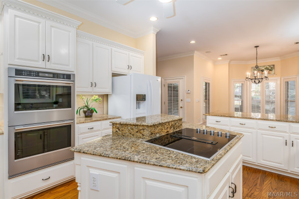 7512 WYNFORD Circle