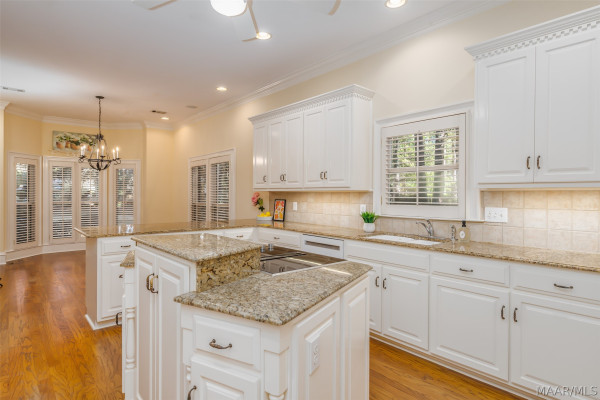7512 WYNFORD Circle