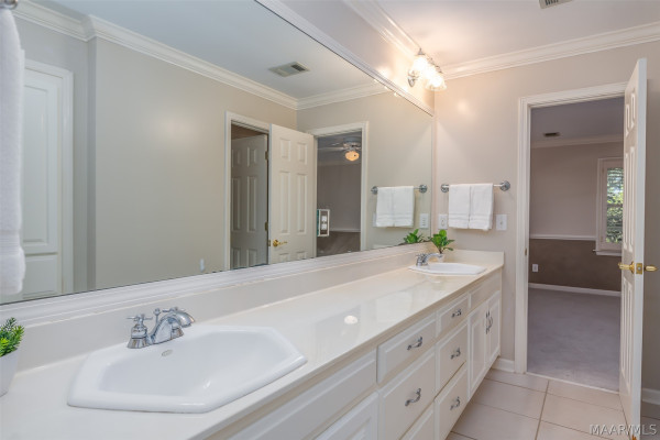 7512 WYNFORD Circle