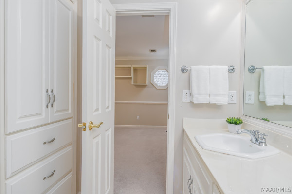 7512 WYNFORD Circle