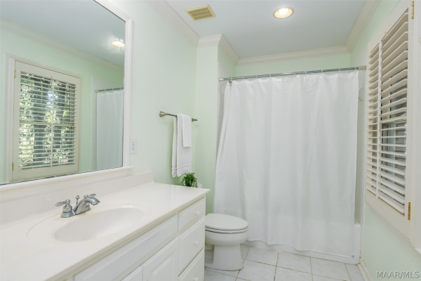 7512 WYNFORD Circle