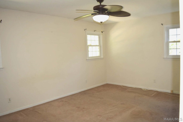 512 BELLEHURST Drive