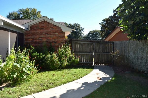 512 BELLEHURST Drive