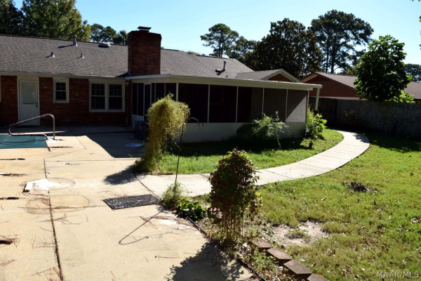 512 BELLEHURST Drive