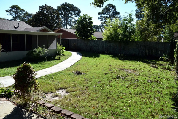 512 BELLEHURST Drive