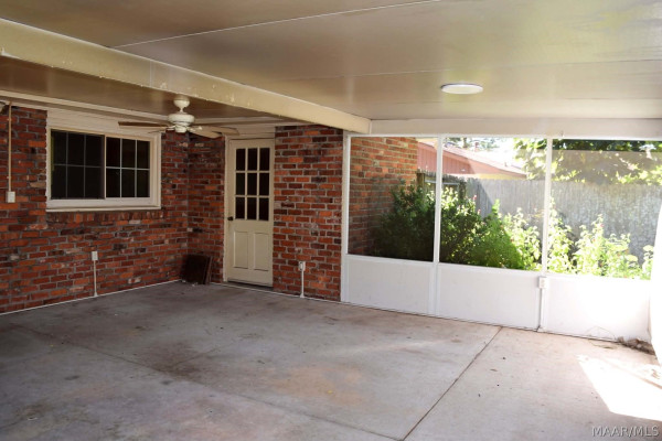 512 BELLEHURST Drive