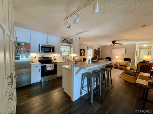 145 MOUNTAIN Road