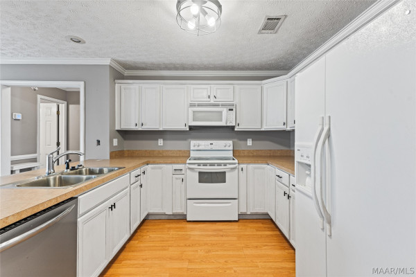 186 Ridgeview Drive