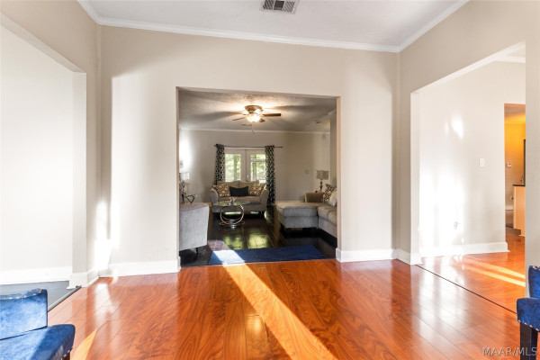 136 VILLAGE CREEK Road