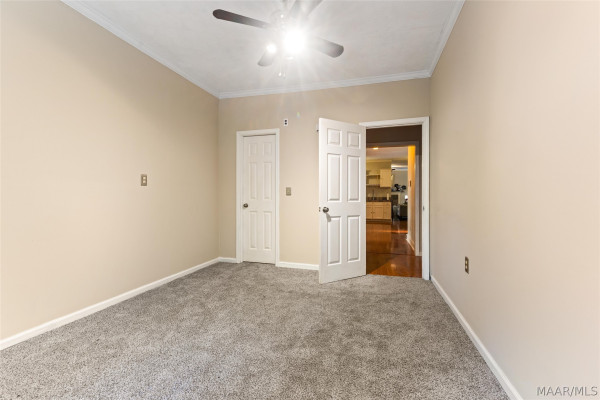 136 VILLAGE CREEK Road