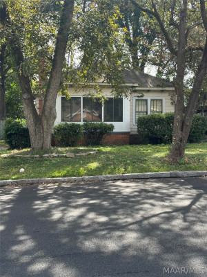 2334 Winona Avenue