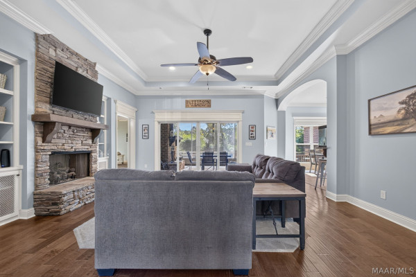 406 Clear Creek View