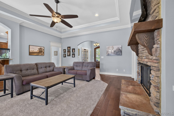 406 Clear Creek View