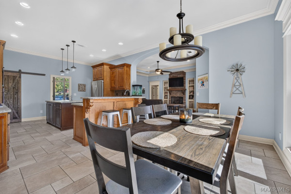 406 Clear Creek View