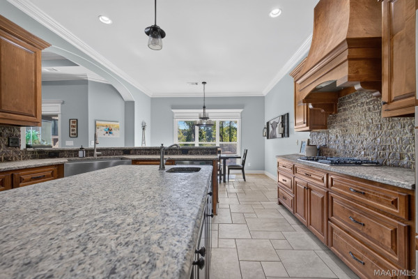 406 Clear Creek View