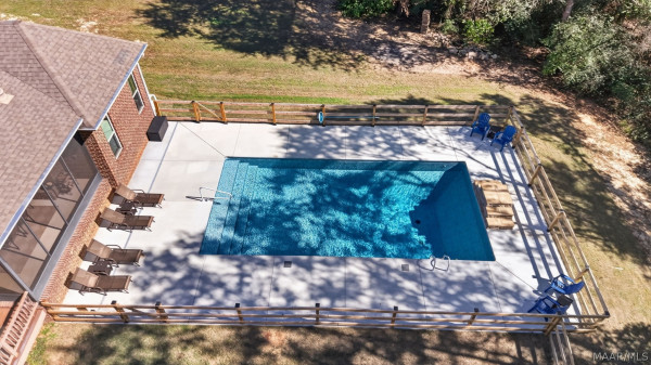 406 Clear Creek View