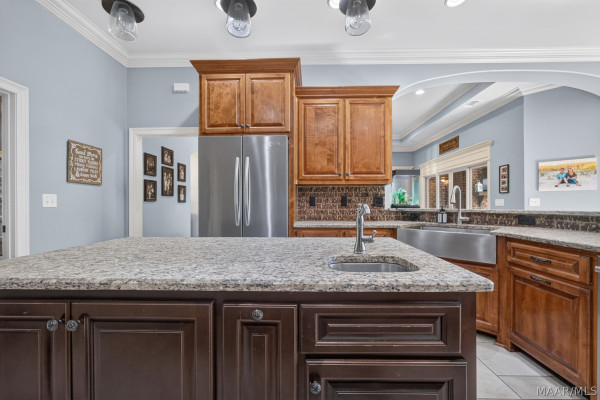 406 Clear Creek View