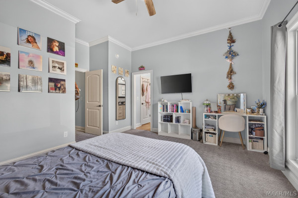 406 Clear Creek View