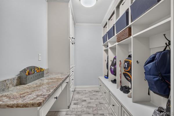 406 Clear Creek View