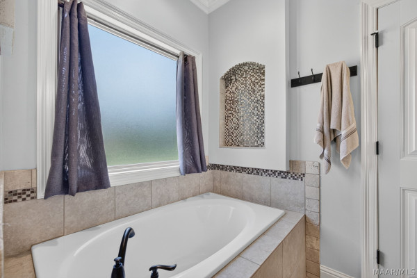 406 Clear Creek View